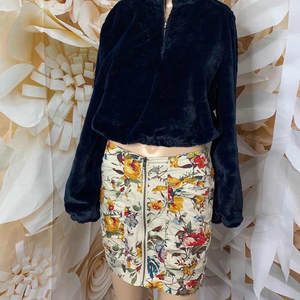 Costa Blanca womens 4 ruched front zip mini skirt